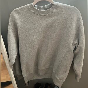 Aritzia tna cozy bf sweater in grey
